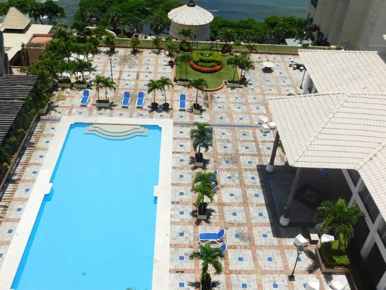 Espacioso Apartamento Con Impresionantes Vistas En Malecón Center.
