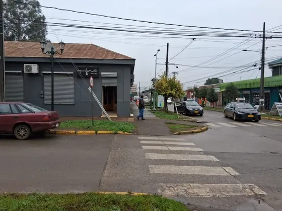 Arriendo| Casa Comercial En Centro De Collipulli.