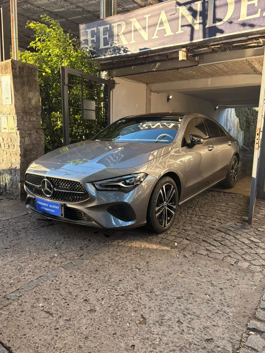 Mercedes-Benz CLA CLA200