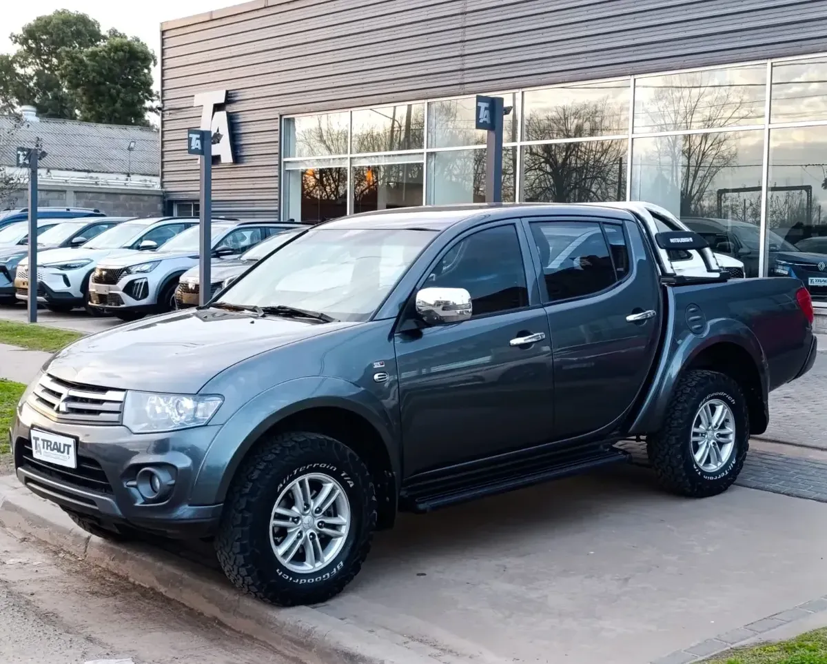 Mitsubishi L200 3.2 Double Cab 4WD CR 170 HP AT
