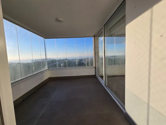 Departamento Amplio, Soleado Y En Excelente Estado