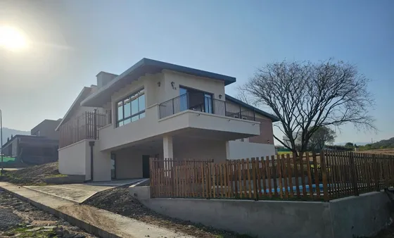 Casa En Venta -  3 Dorm - Barrio Ianua Caeli - Yerba Buena