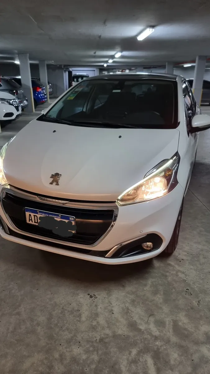 Peugeot 208 1.6 Feline