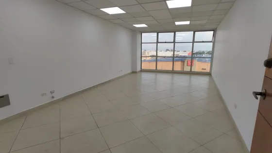 Oficina En Centro Empresarial Oikos Cota
