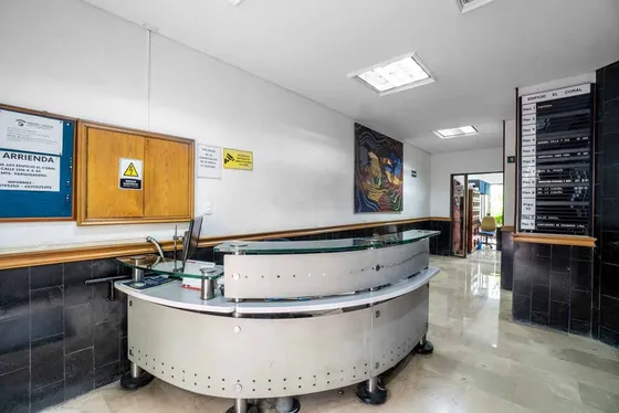 Oficina En Arriendo/venta En Versalles. Cod V1023093