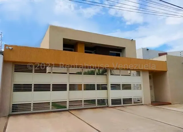 Gbf 25-14207 Venta De Casa En  Maracay Con 300mts2 De Cómodidad