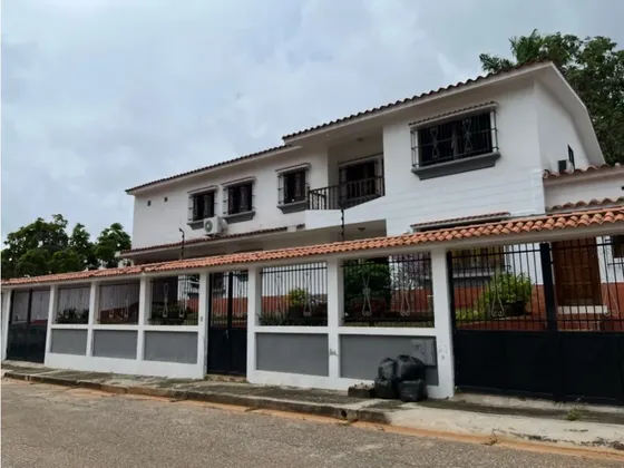 Casa En Venta En Urb. Prebo I, Valencia. Hl-10161089