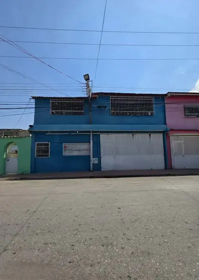 En Venta Casa En Boyacá Iv A Pocos Metros De La Avenida Principal De Boyacá 3 150 Mts De Parcela 3 Habitaciones 3 Baños 2 Puestos Techados *nota: Queda Solo Cocina Con Horno, Tope,