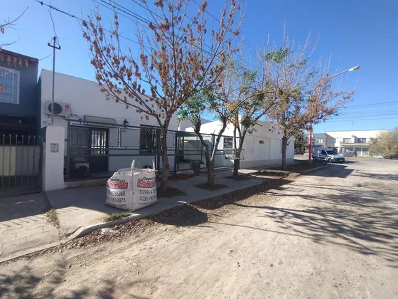 Casa En Cipolletti Con Departamento 