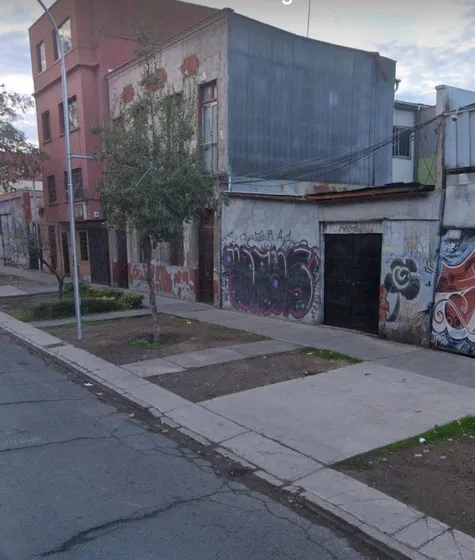 Casa Con Local Comercial 