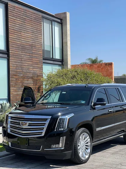 Cadillac Escalade Esv 6.2 Premium 8 Pasajeros At