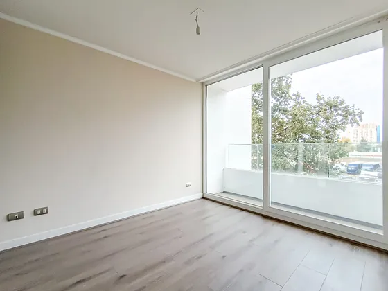 Edificio Av. María Rozas Velásquez (1 Est. 1 Bod.) Vista 