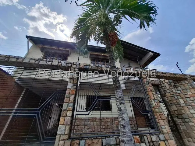 Rent-a-house Vende Hermosa Casa, Urb. Valle Fresco, Turmero, Estado Aragua, 25-19310 Gf