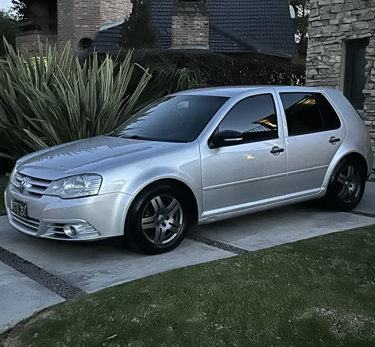 Volkswagen Golf 1.6 Advance