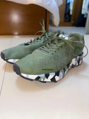 Zapatos under armour deportivos usados sale