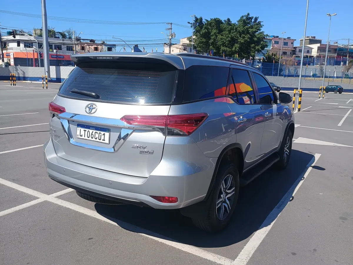 Toyota Sw4 2019 2.7 Srv 7l 4x2 Flex Aut. 5p — foto 4