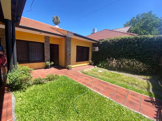 Venta Chalet 3 Amb  Coche Y Depto Jardin Pileta Temperley