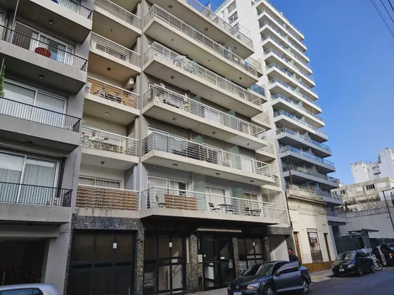 Venta Monoambiente C/balcón Aterrazado. Apto Prof.