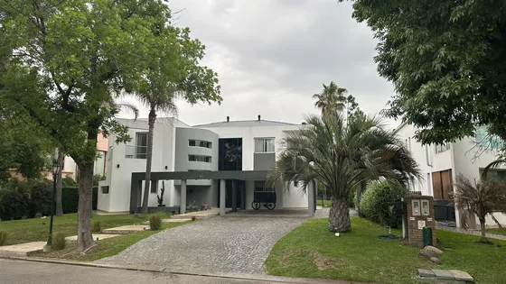 Venta Casa Barrio Cerrado Septiembre-moderna-pileta Climatizada-g.electrogeno-ing Maschwitz