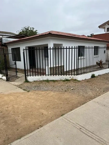 Casa En Venta De 2 Dorm. En Zona Centro Quilpué