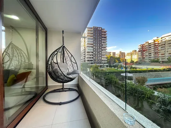 Departamento En Venta De 2 Dorm. En Las Condes