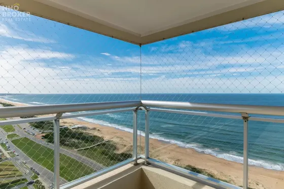 Departamento En Venta Torrelobos Punta Del Este. Planta Especial.