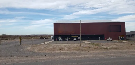 Alquilo Galpón 3000 M2 Co Predio Y Oficina En Añelo