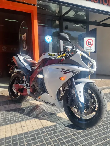 Yamaha R1
