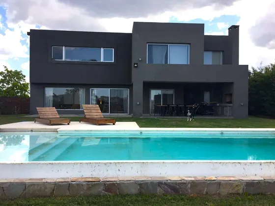 Venta De  Casa En El Canton Barrio Golf