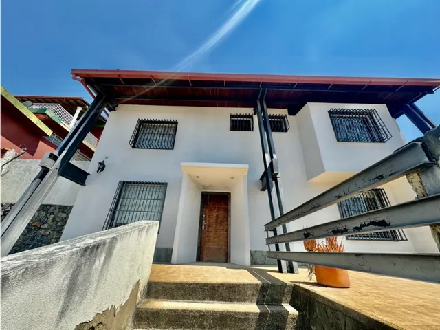 Se Vende Casa 450m2 5h+2s/5b/4p Cumbres De Curumo