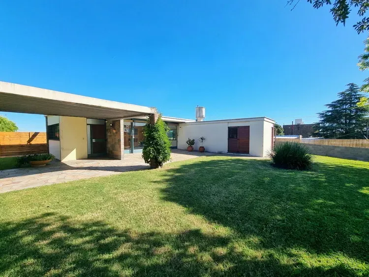 Espectacular Casa De 2 Dormitorios, En Inmejorable Ubicación · Foto 1