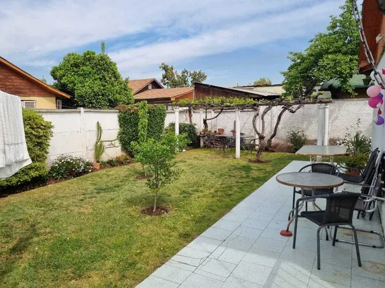 Casa Const Sólida 4d + 2b + 2e En Villa Macul (101997)