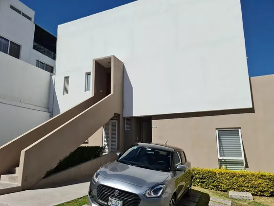 Hermosa Casa En Punta Esmeralda, Planta Baja, 3 Recamaras, Alberca..