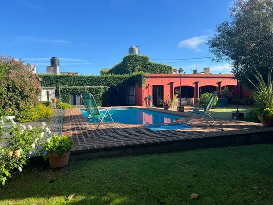 Amplia Vivienda Con Excelentes Comodidades Proxima Al Centro De La Ciudad 