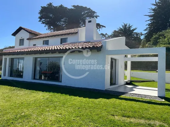 Casa En Venta De 6 Dorm. En Santo Domingo