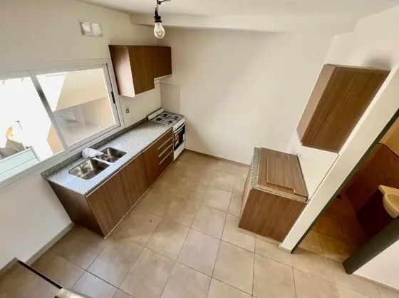 Oportunidad En Olivos: Dúplex En Venta A Precio Inmejorable