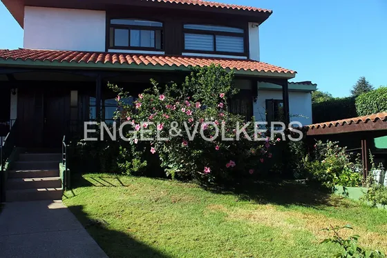 Acogedora Casa En Jardín Del Mar