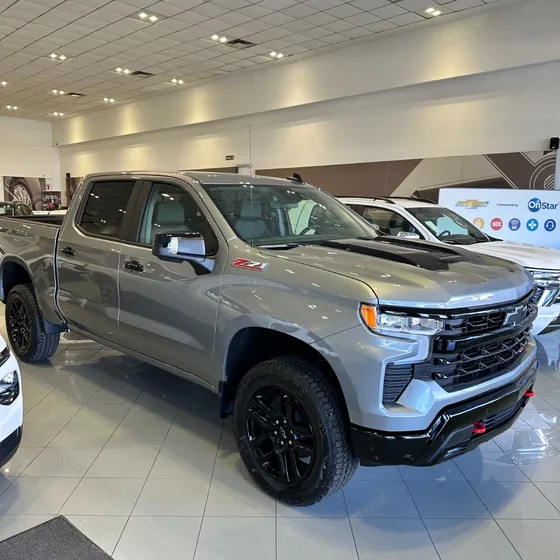 Chevrolet Silverado Chevrolet Silverado Z71 Trail Boss Motor V8 10 Velocidades Automatica 5.3 360cv 4x4