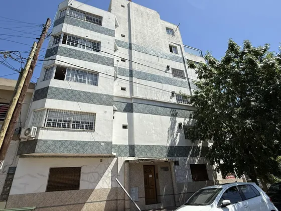 Departamento En  Venta 2 Amb. - Edificio C/ Piscina Y Sum - Ramos Mejia 