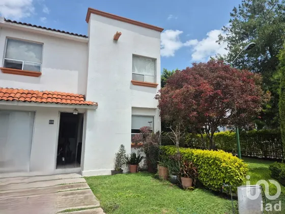 Venta Casa 3 Ambientes Pirámides