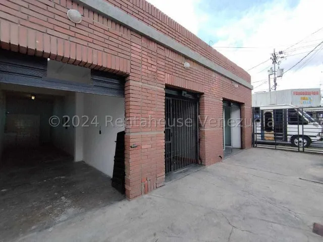 Mayra Lara Rah Alquila Local En Pleno Centro De Barquisimeto, A Pie De Calle, Zona Repuestera, 15mts2, Ideal Para Comenzar Tu Emprendimiento