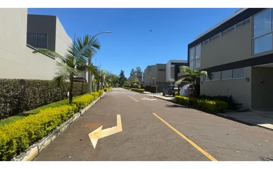 Casa Para Estrenar En Venta En Unidad Cerrada En Llanogrande Ldc