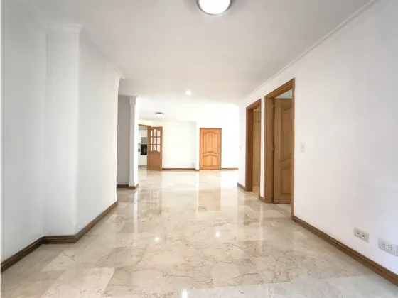 Apartamento En Laureles Cerca A Santa Teresita