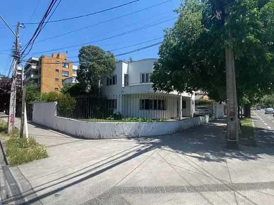 Antonio Varas Esquina Eduardo De La Barra