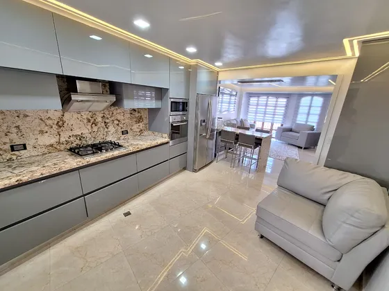 Pueblo Viejo Moderno Town House De 3 Niveles Con Muelle