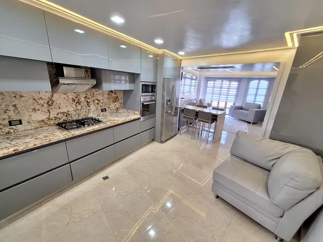 Pueblo Viejo Moderno Town House De 3 Niveles Con Muelle