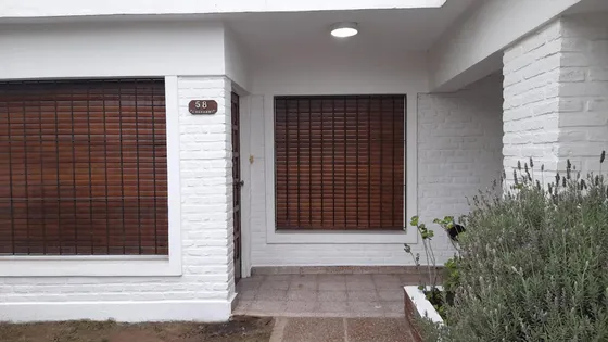 Casa En  Alquiler, Villa Allende Centro