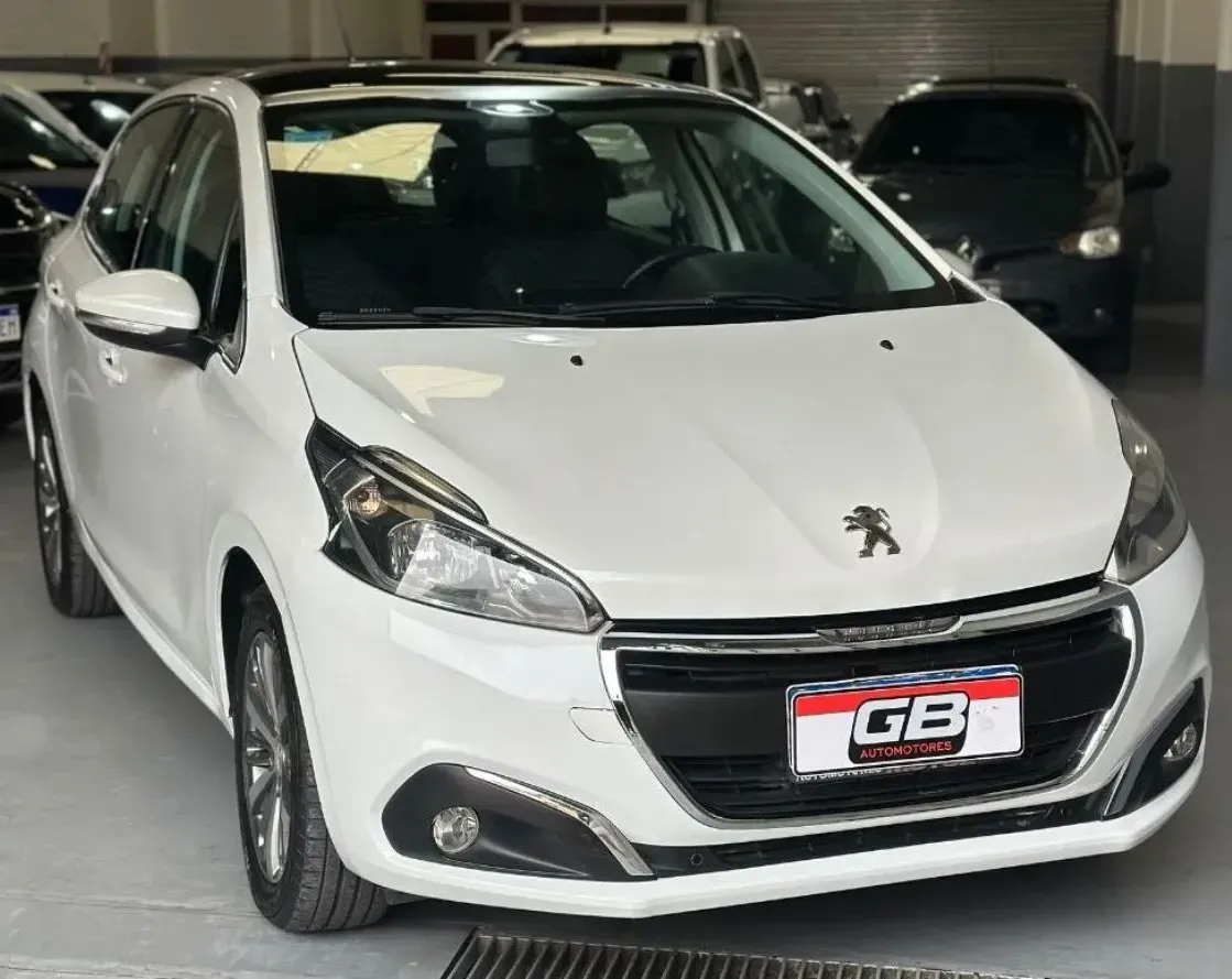Peugeot 208 1.6 Feline