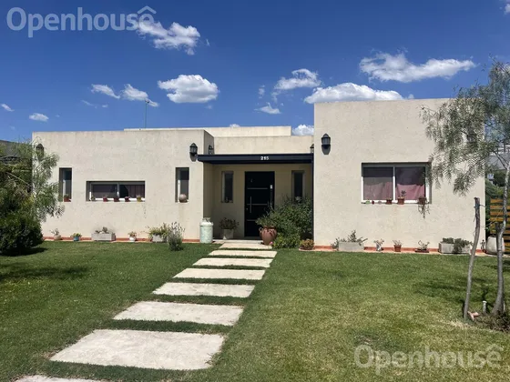 Venta - Excelente Casa En San Ramon- Pilar Del Este