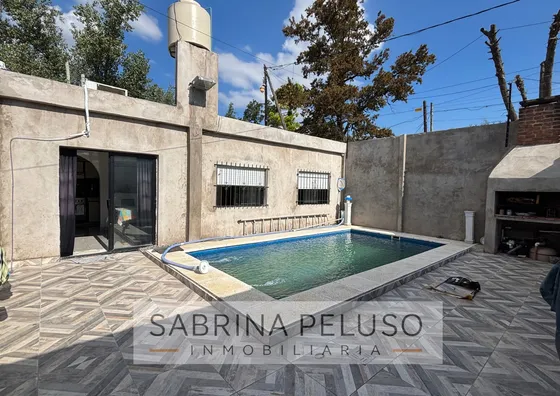 Venta De Casa Con Pileta En Paso Del Rey